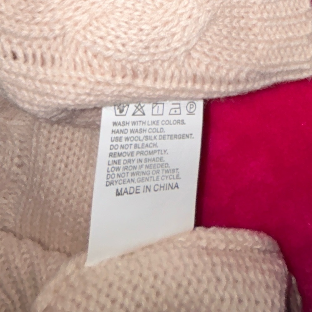 Cream colored lightweight sweater - Picture 6 of 7